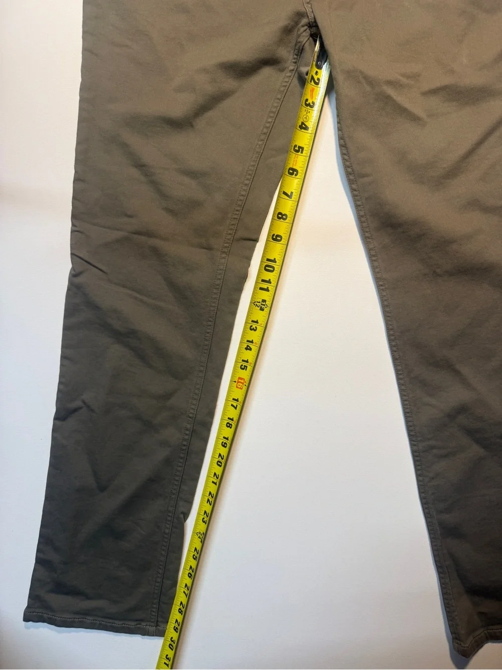 Banana Republic Men's Olive Chino Pants - Dark Olive‎